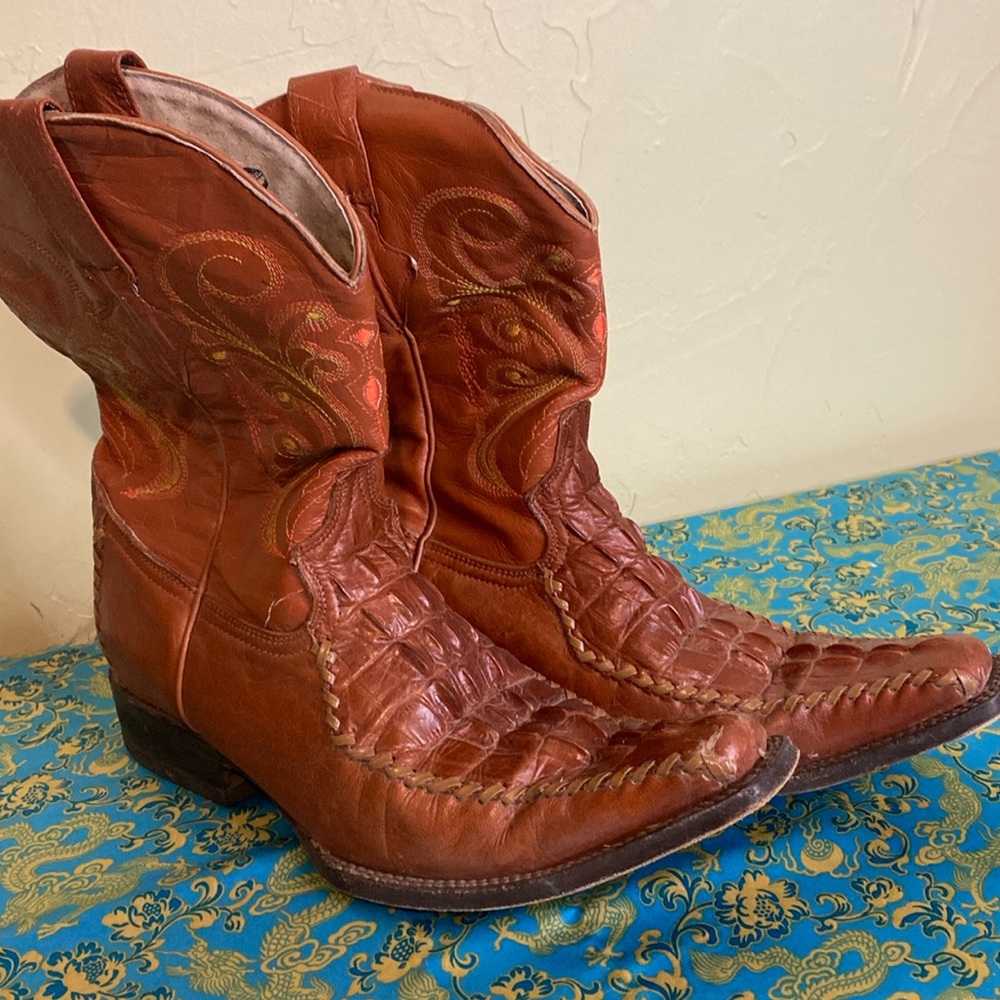 Andre V Leon Mexico Crocodile boots